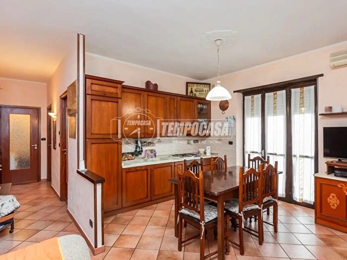 Appartamento trilocale in vendita in Via Toscana, Santena