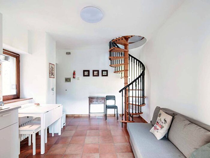 Appartamento bilocale in affitto in Via della Castagna, Centro, Nesso