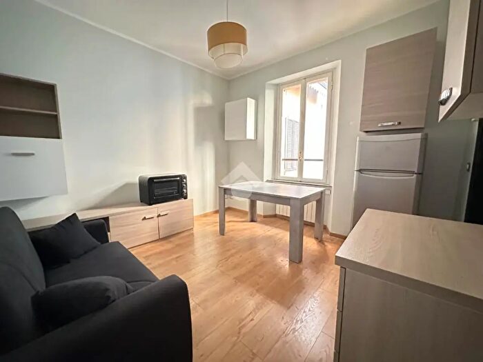 Appartamento bilocale in affitto in Via Federico Confalonieri, Milano