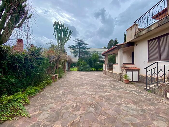 Appartamento con 6 locali in vendita in Via Piano San Michele, Altavilla Milicia