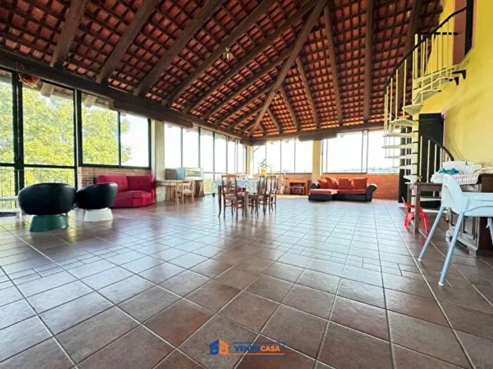 Casa con 6 locali in vendita in Strada Traniera C, Costigliole DAsti