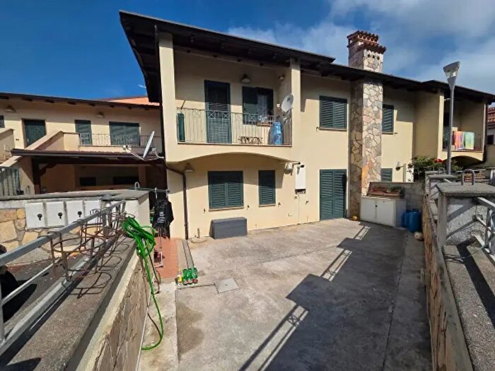 Appartamento trilocale in vendita in Contrada Lago, Buonvicino