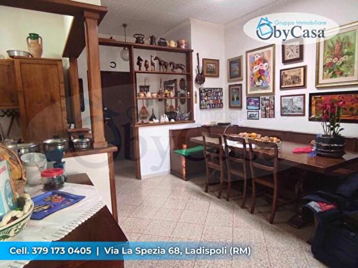 Appartamento trilocale in vendita in Via Napoli, Ladispoli