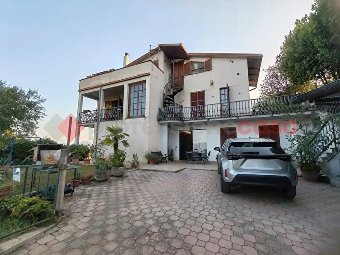 Appartamento quadrilocale in vendita in Loc San Silvestro, Spoleto