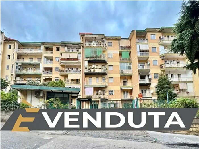 Appartamento con 5 locali in vendita in Via San Domenico, Napoli