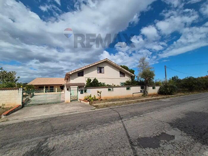 Casa con 7 locali in vendita in Via Provinciale della Rocca, Fossacesia