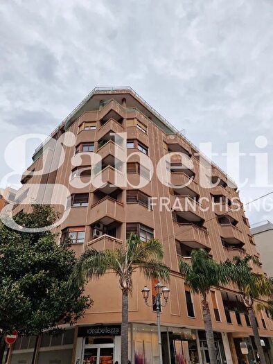 Appartamento con 5 locali in vendita in Via Mazzini, Brindisi