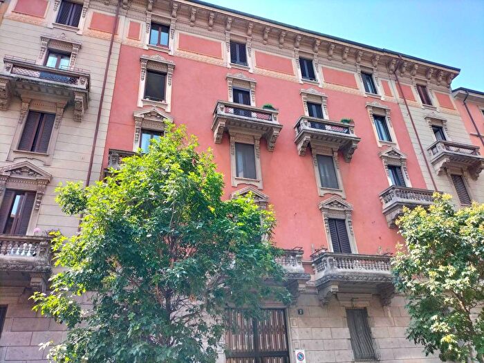 Appartamento bilocale in affitto in Via Rovereto, Rovereto, Milano