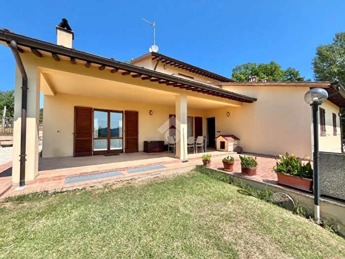 Casa con 7 locali in vendita in Località Paradiso, Assisi