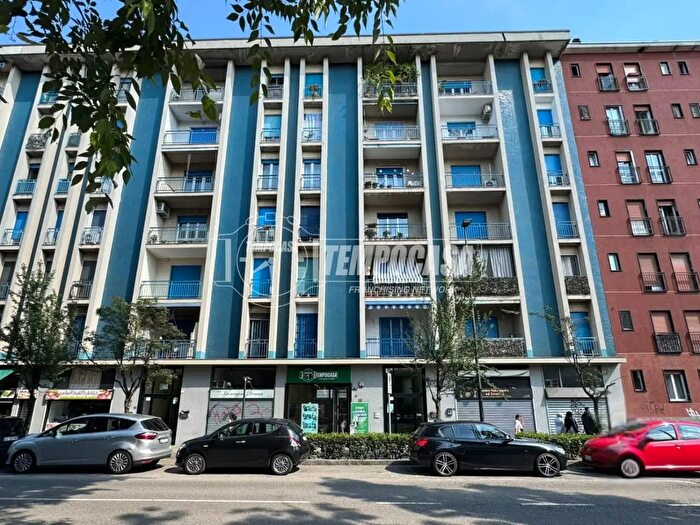 Appartamento trilocale in vendita in Via Milano, Cologno Monzese