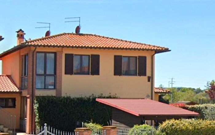 Appartamento trilocale in vendita in Località Carraia, Castiglione Del Lago