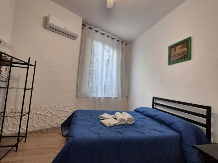 Appartamento trilocale in affitto in Via Pietro Colletta, Tribunali, Napoli