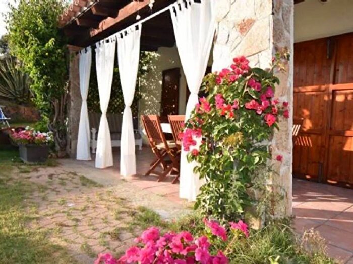 Casa quadrilocale in affitto in Domus De Maria