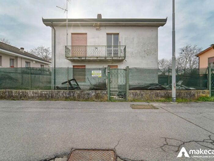 Casa con 5 locali in vendita in Via Papa Giovanni XXIII, Cervignano DAdda
