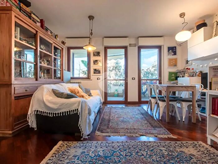 Appartamento trilocale in vendita in Largo Guido Martina, Roma