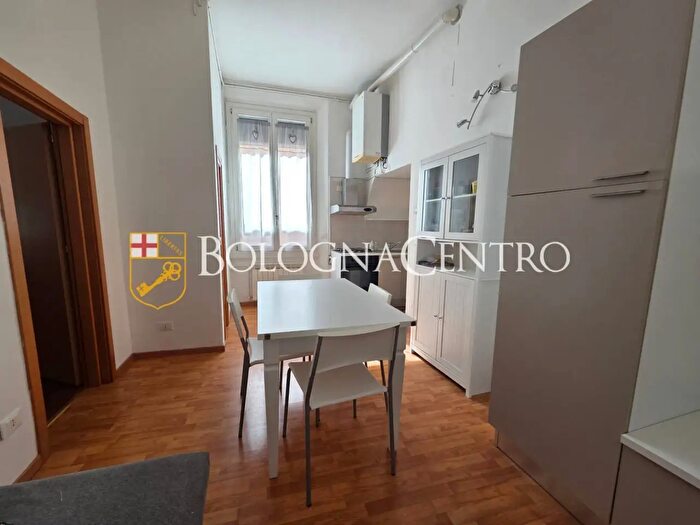 Appartamento bilocale in vendita in Via Canonica, Bologna