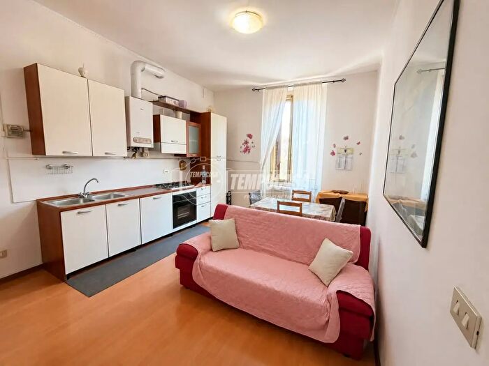 Appartamento bilocale in vendita in Via San Carlo Borromeo, Rho