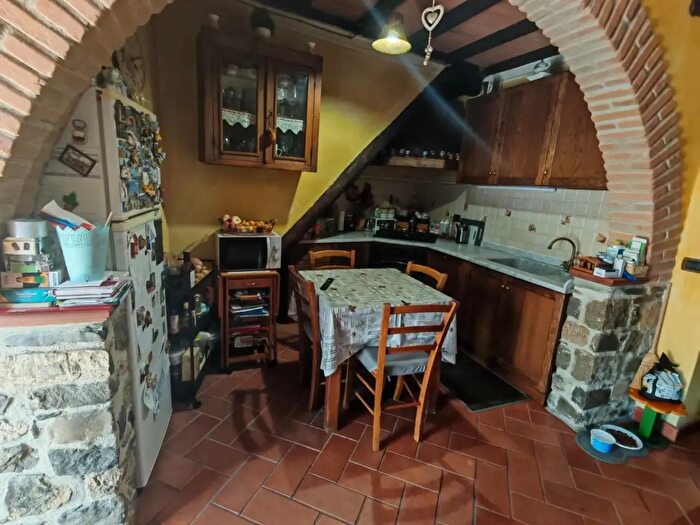 Appartamento trilocale in vendita in Fosdinovo