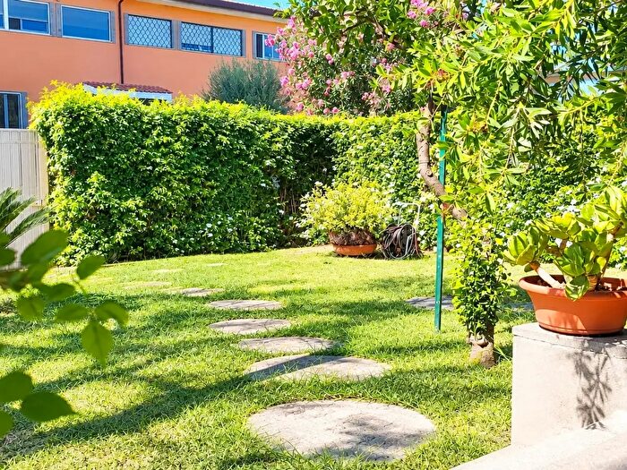 Casa con 5 locali in vendita in Via Isocrate, Roma