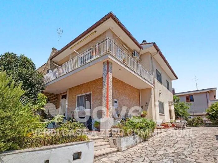 Casa quadrilocale in vendita in Stradone Sant'Anastasio, Anzio