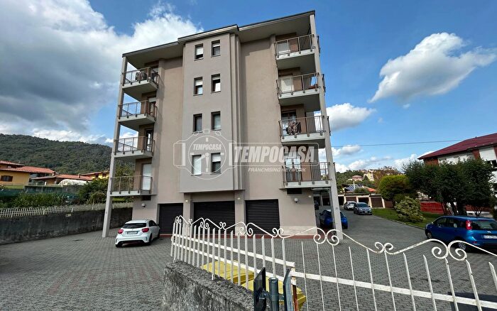 Appartamento trilocale in vendita in Via Luigi Einaudi, Forno Canavese