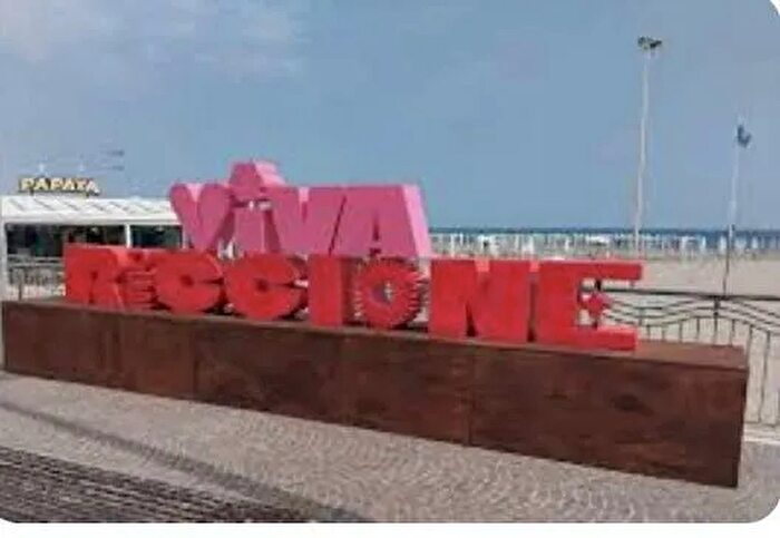 Appartamento trilocale in vendita in Viale Trento Trieste Riccione, Riccione