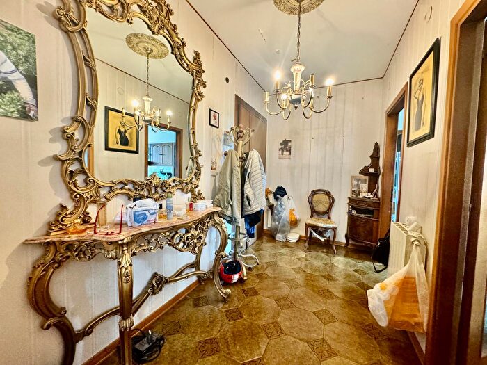 Appartamento con 5 locali in vendita in Benedetto Croce, Massa