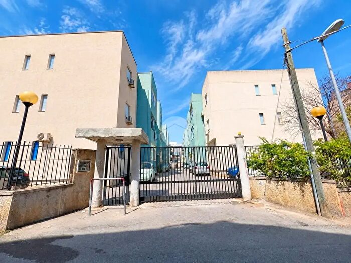 Appartamento trilocale in vendita in Via Corselli ai Corsari, Palermo