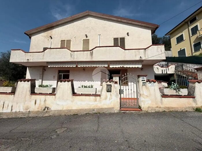 Appartamento bilocale in affitto in Via Ciro Menotti, Fara In Sabina