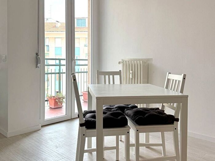 Appartamento bilocale in affitto in Via Lorenteggio, Giambellino, Milano