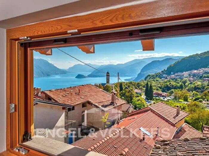 Casa con 6 locali in vendita in Via alla Chiesa, Plesio
