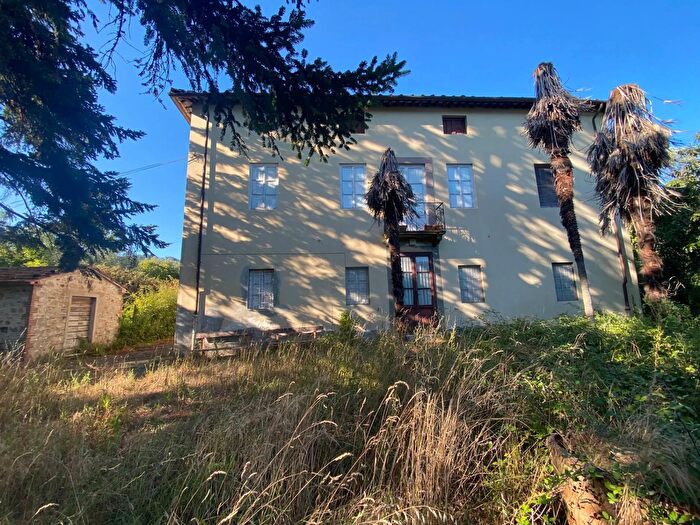 Casa con 17 locali in vendita in Via Torre, Lucca