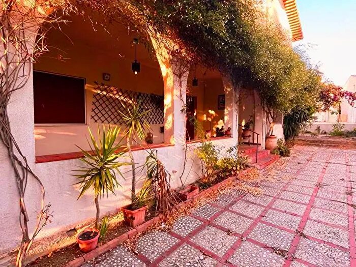 Casa con 7 locali in vendita in Salemi