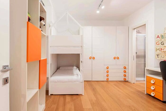 Appartamento monolocale in affitto in Via della Moscova, Milano