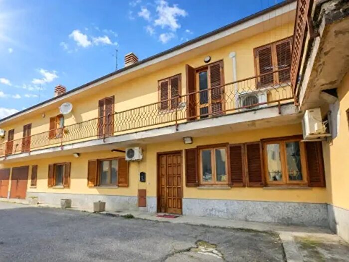 Casa con 6 locali in vendita in Via Francesco Signorini, Casale Monferrato