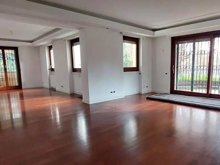 Appartamento trilocale in affitto in Via Palestrina, Monza