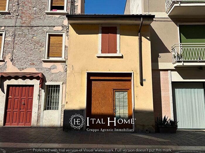 Casa trilocale in vendita in Corso Mazzini, Bussolengo