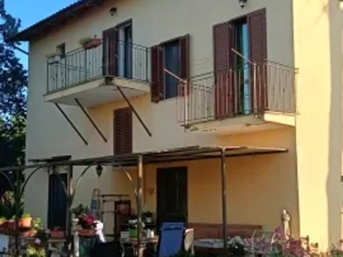 Casa con 5 locali in vendita in Castiglione Del Lago