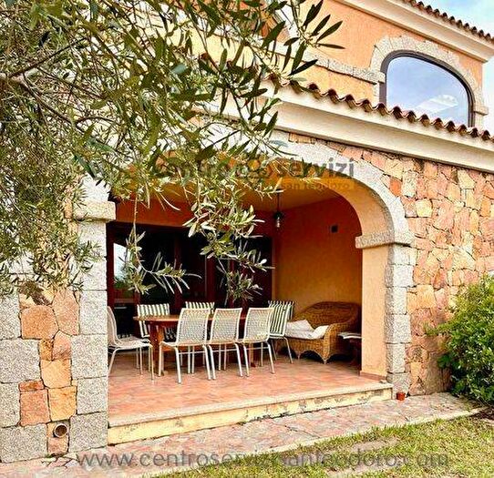 Casa con 5 locali in affitto in Via Del Mare, Centro, San Teodoro