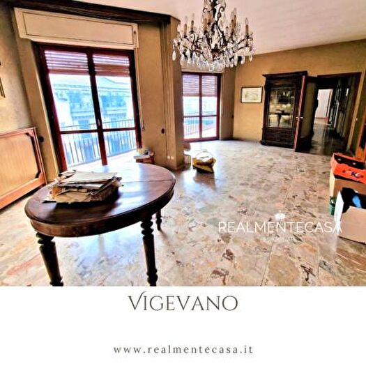 Appartamento quadrilocale in vendita in Corso Novara, Vigevano