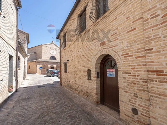 Appartamento trilocale in vendita in Via dei Cappuccini, Recanati