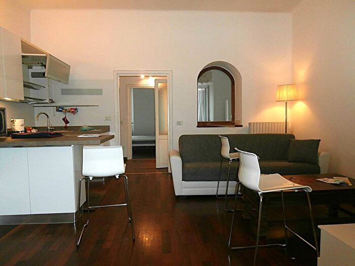 Appartamento trilocale in affitto in Via Pietro Nava, Centro, Lecco