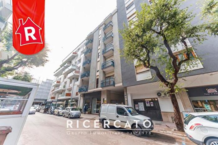 Appartamento con 5 locali in vendita in Via Braccio Martello, Lecce