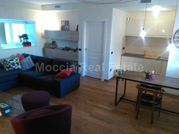 Appartamento trilocale in affitto in Via Cesare Battisti, Ferrarecce Università, Caserta