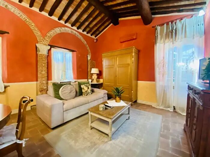 Appartamento bilocale in affitto in Piazza Napoleone, Lucca