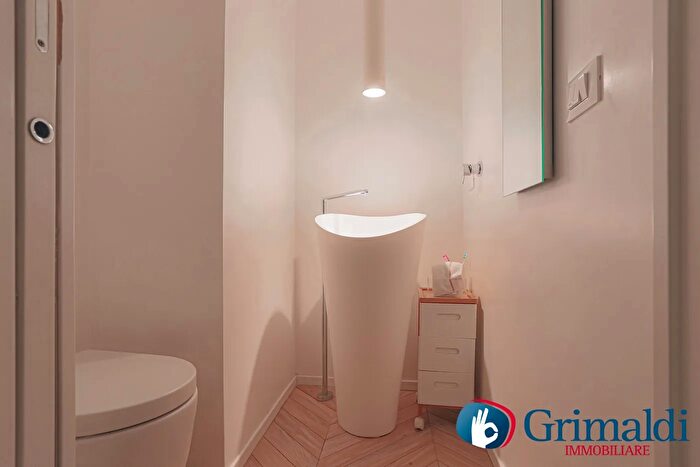 Appartamento con 6 locali in vendita in Viale Regina Margherita, Roma