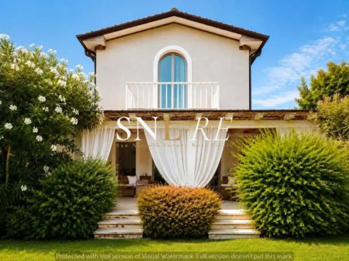 Casa con 6 locali in vendita in Via Salvador Allende, Forte Dei Marmi