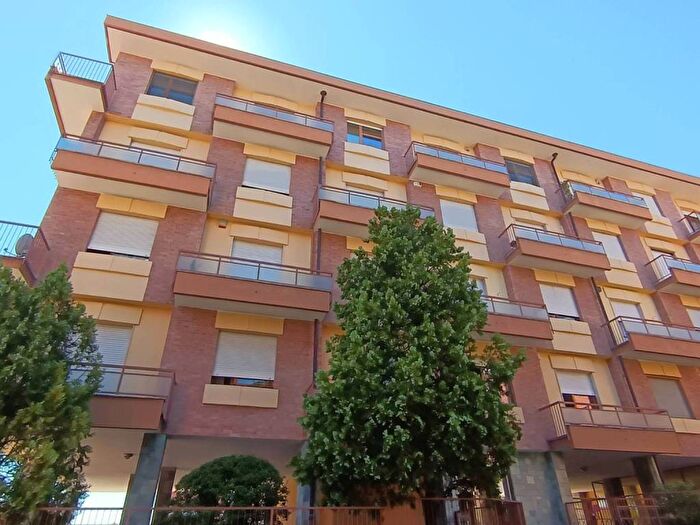 Appartamento con 6 locali in affitto in VIA NOGARO, Ospedale, Asti