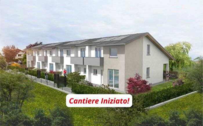 Casa quadrilocale in vendita in Via Monte Bianco, Bulgarograsso