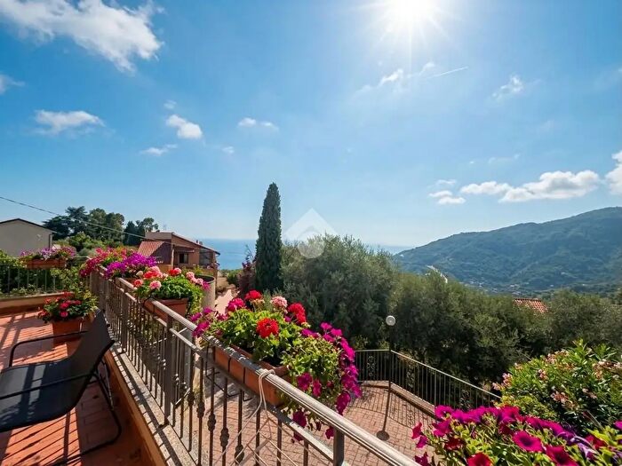 Appartamento con 5 locali in vendita in Via Nappio, Ventimiglia